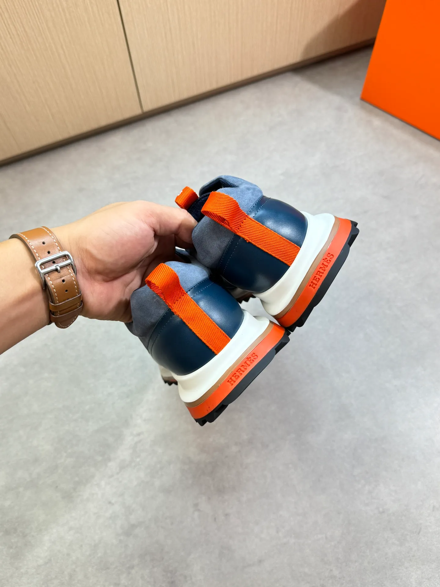 Men's shoes 💰700 [HERMES] Hermès - High-end quality original order·Casual sports shoes - Upper: 🔝Nappa calfskin, suede sheepskin leather, brand high mercerized canvas, tongue. Heel. Brand logo webbing - Inner: brand canvas, foot pad; water-dyed cowhide - Outsole: ultra-light T men's shoes 💰U foam·rubber; two-color molded outsole -Ultra-high quality control·Fine workmanship: highlighted (high-end·nobility·grade) -Size: 39-44 (38, 45, can be customized)·0118
